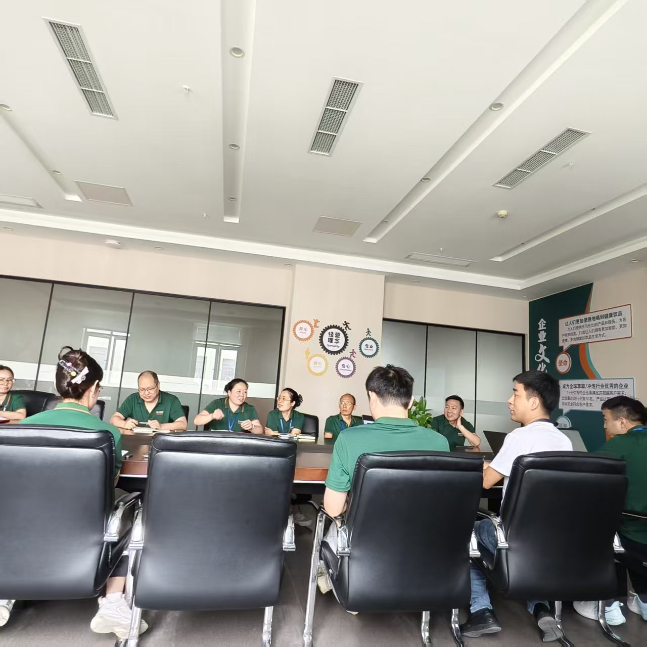 Điều gì khiến Máy pha cà phê hoàn toàn tự động mới SV205 nổi bật trên thị trường cà phê gia đình toàn cầu?